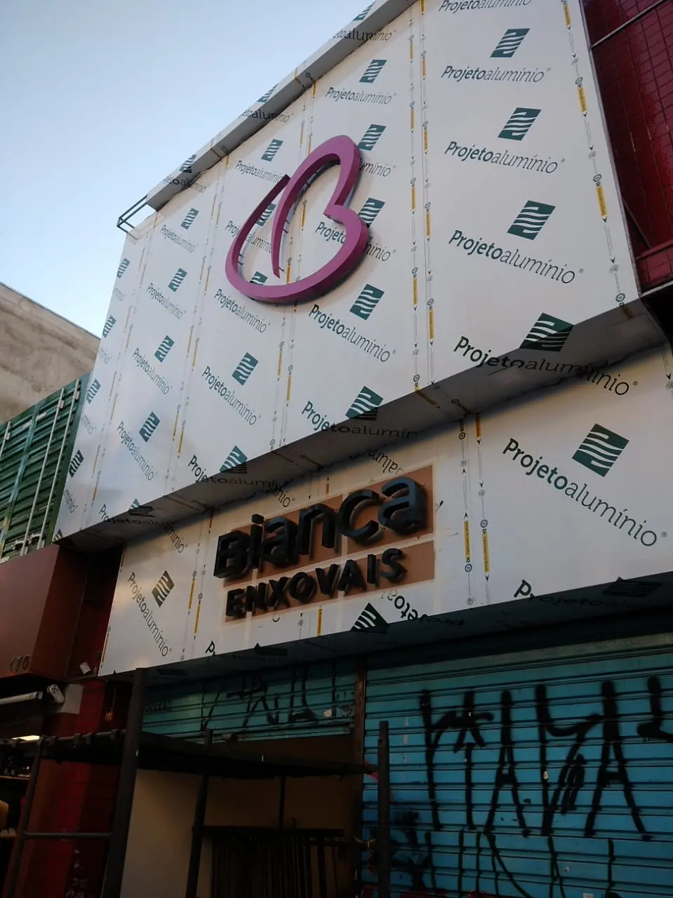 Fachada comercial da Bianca Enxovais