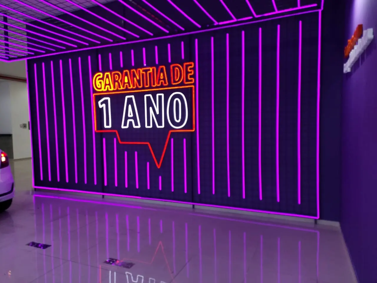Fachada de um cliente escrito Garantia de um ano